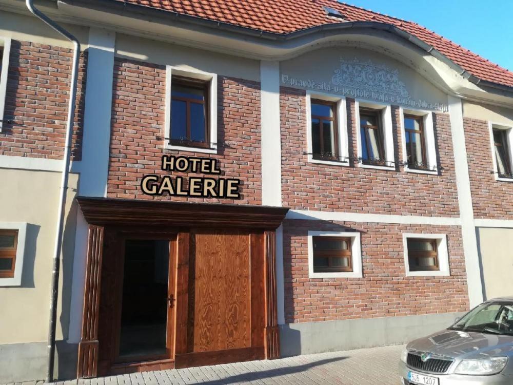 Hotel Galerie Roudnice nad Labem Buitenkant foto