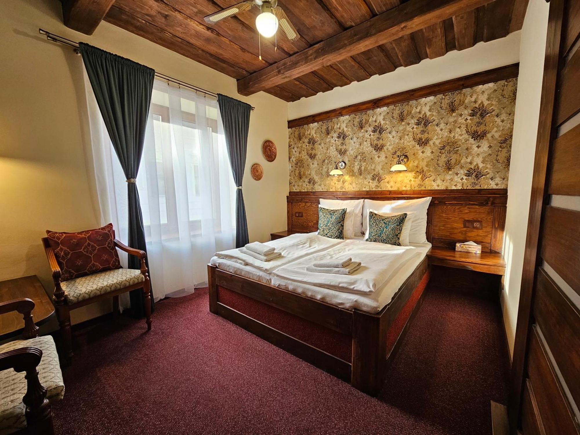 Hotel Galerie Roudnice nad Labem Buitenkant foto